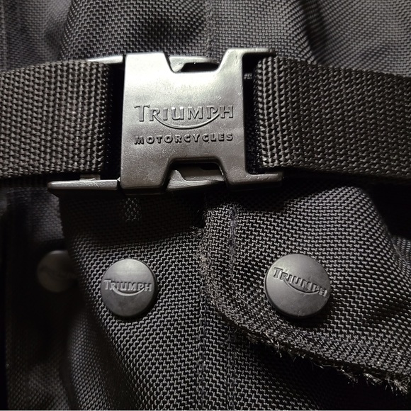 Triumph Motorcycle Vintage Triple T
Connections Checkered. Great used condition - Picture 13 of 16